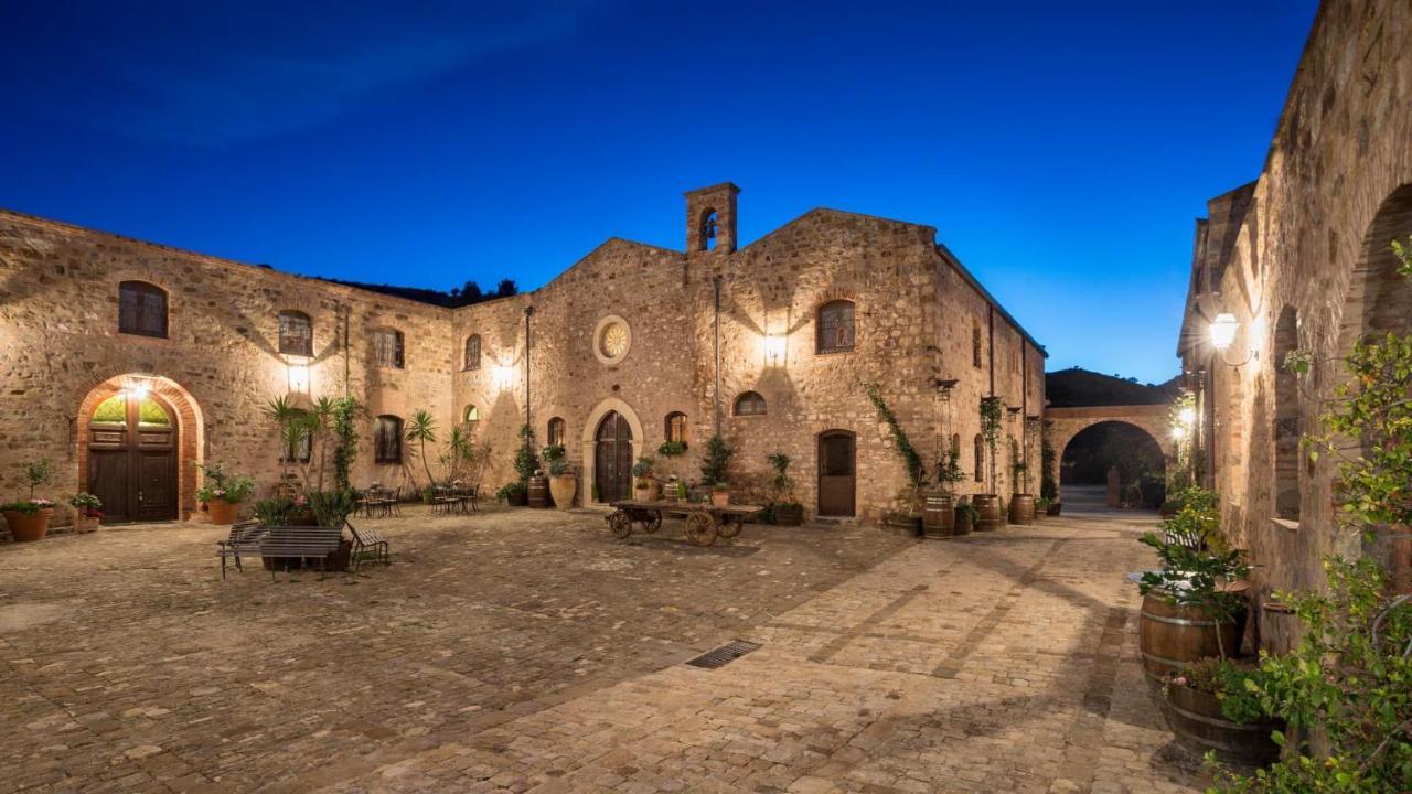 Relais Abbazia Santa Anastasia Resort & Winery 카스텔부오노 외부 사진
