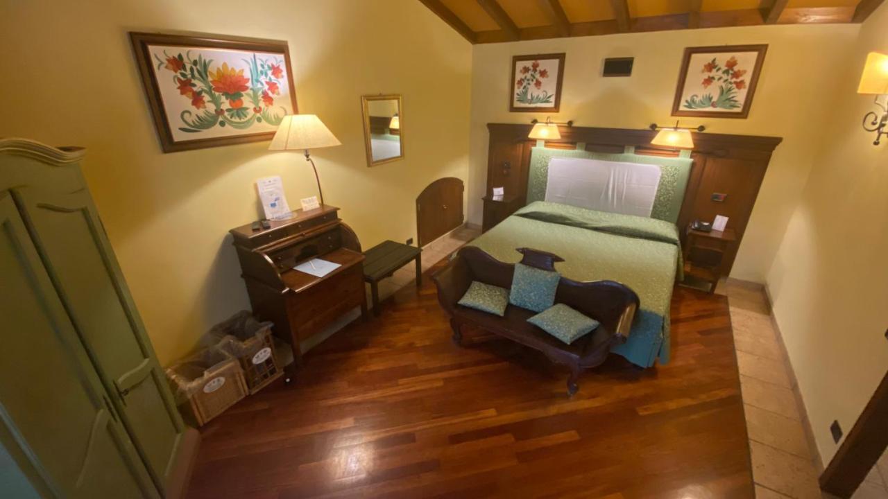 Relais Abbazia Santa Anastasia Resort & Winery 카스텔부오노 외부 사진