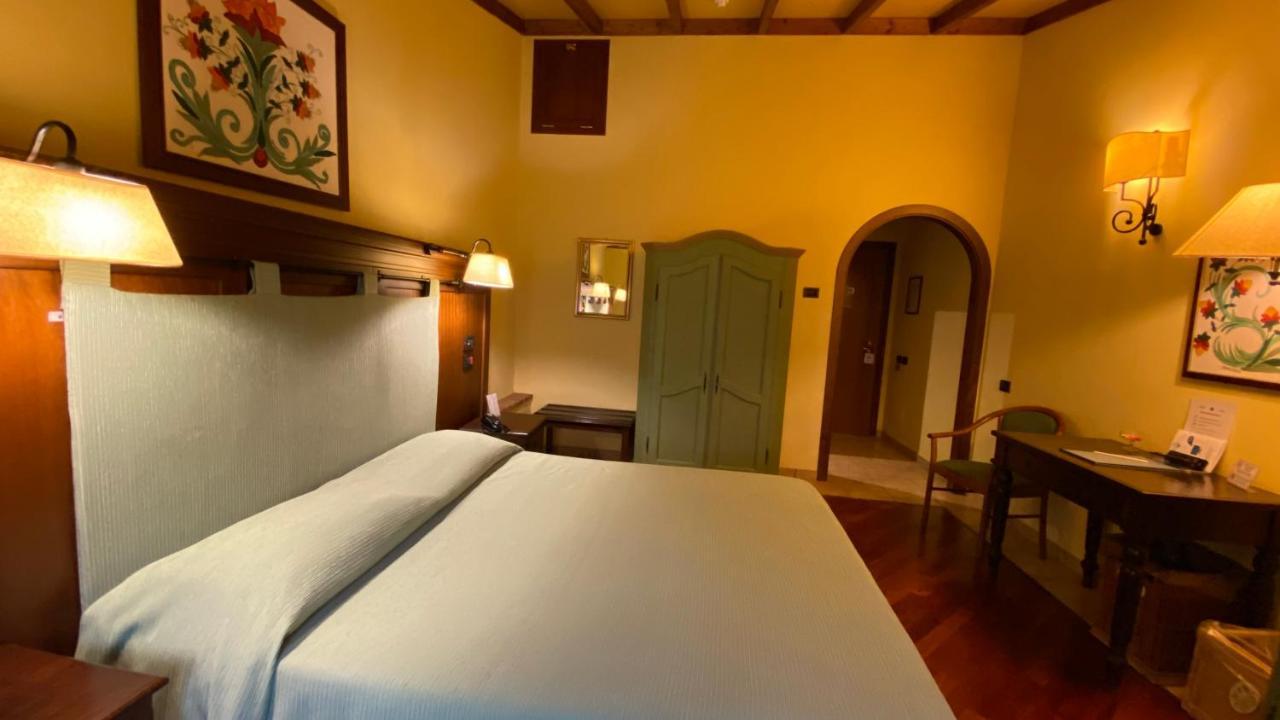 Relais Abbazia Santa Anastasia Resort & Winery 카스텔부오노 외부 사진
