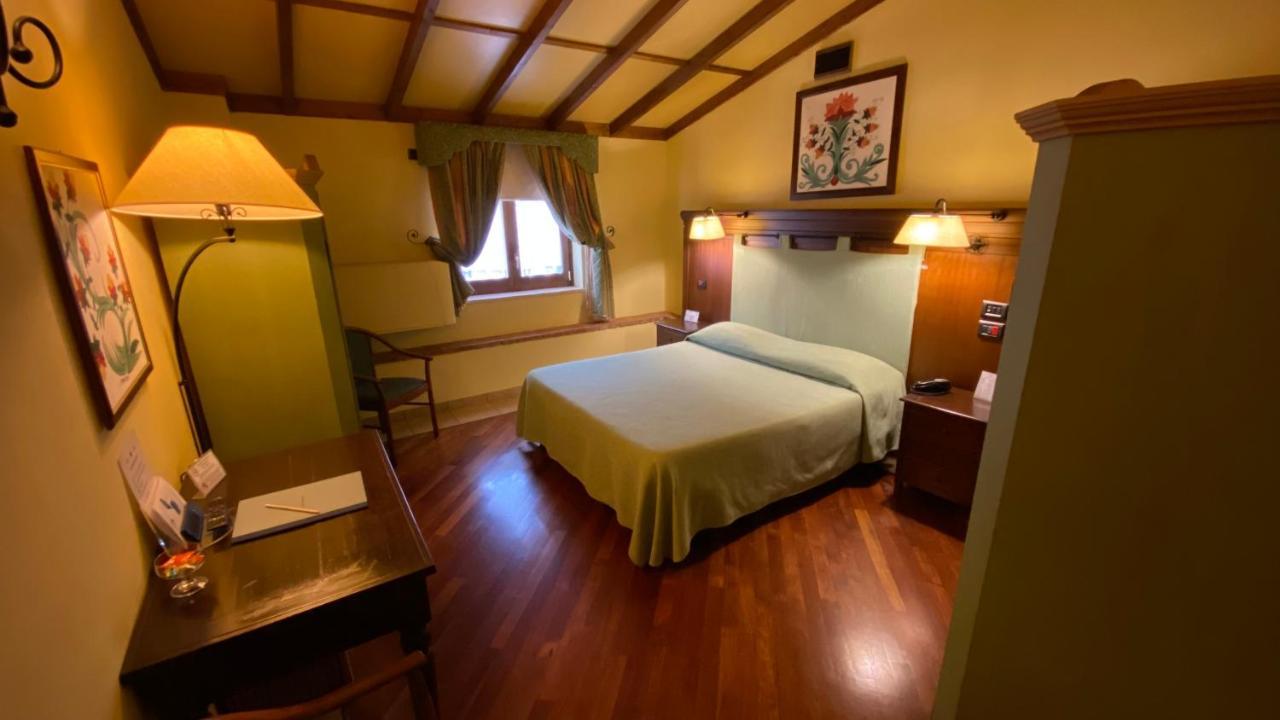 Relais Abbazia Santa Anastasia Resort & Winery 카스텔부오노 외부 사진