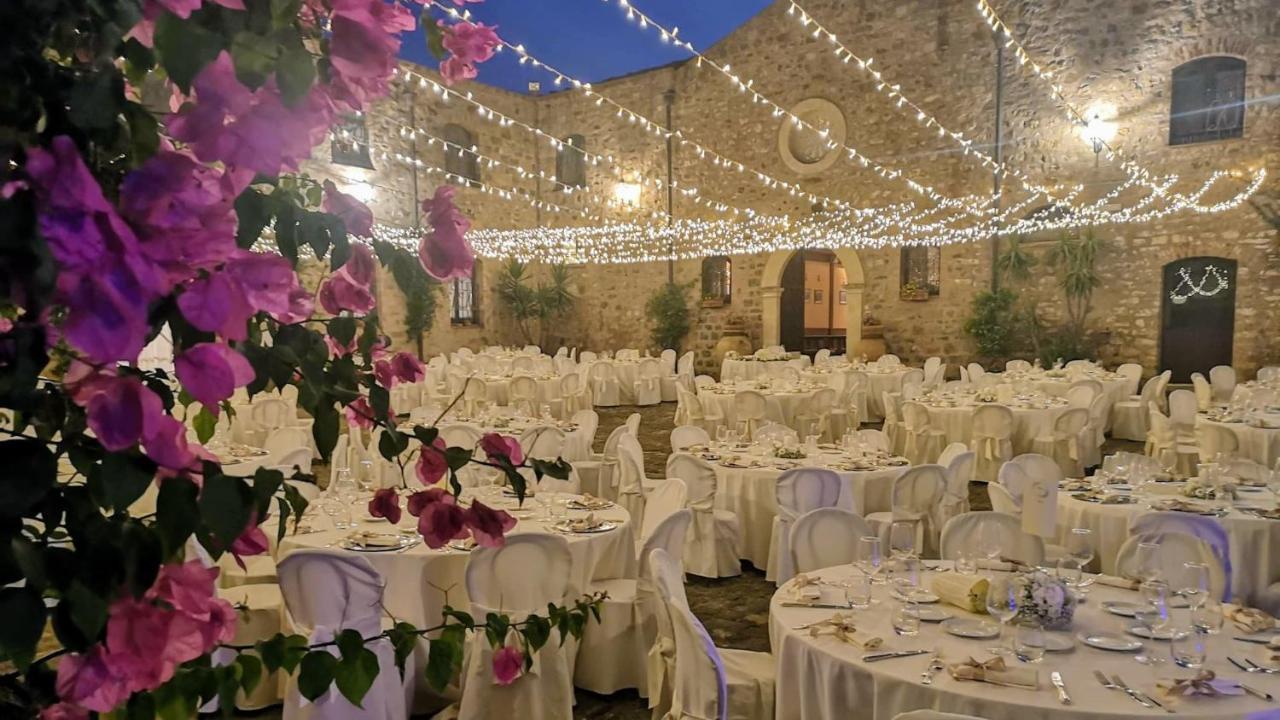 Relais Abbazia Santa Anastasia Resort & Winery 카스텔부오노 외부 사진