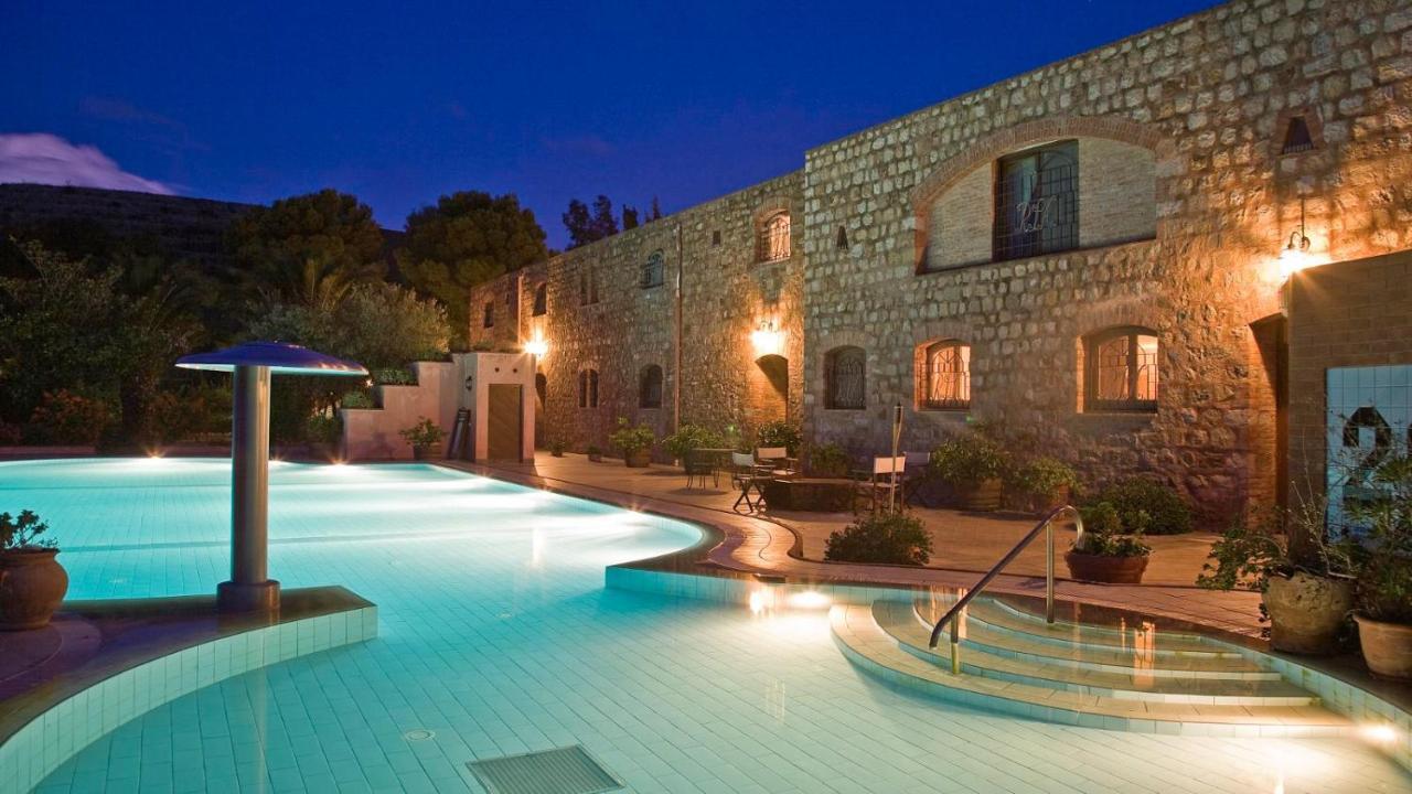 Relais Abbazia Santa Anastasia Resort & Winery 카스텔부오노 외부 사진