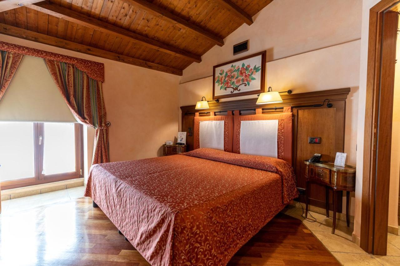 Relais Abbazia Santa Anastasia Resort & Winery 카스텔부오노 외부 사진