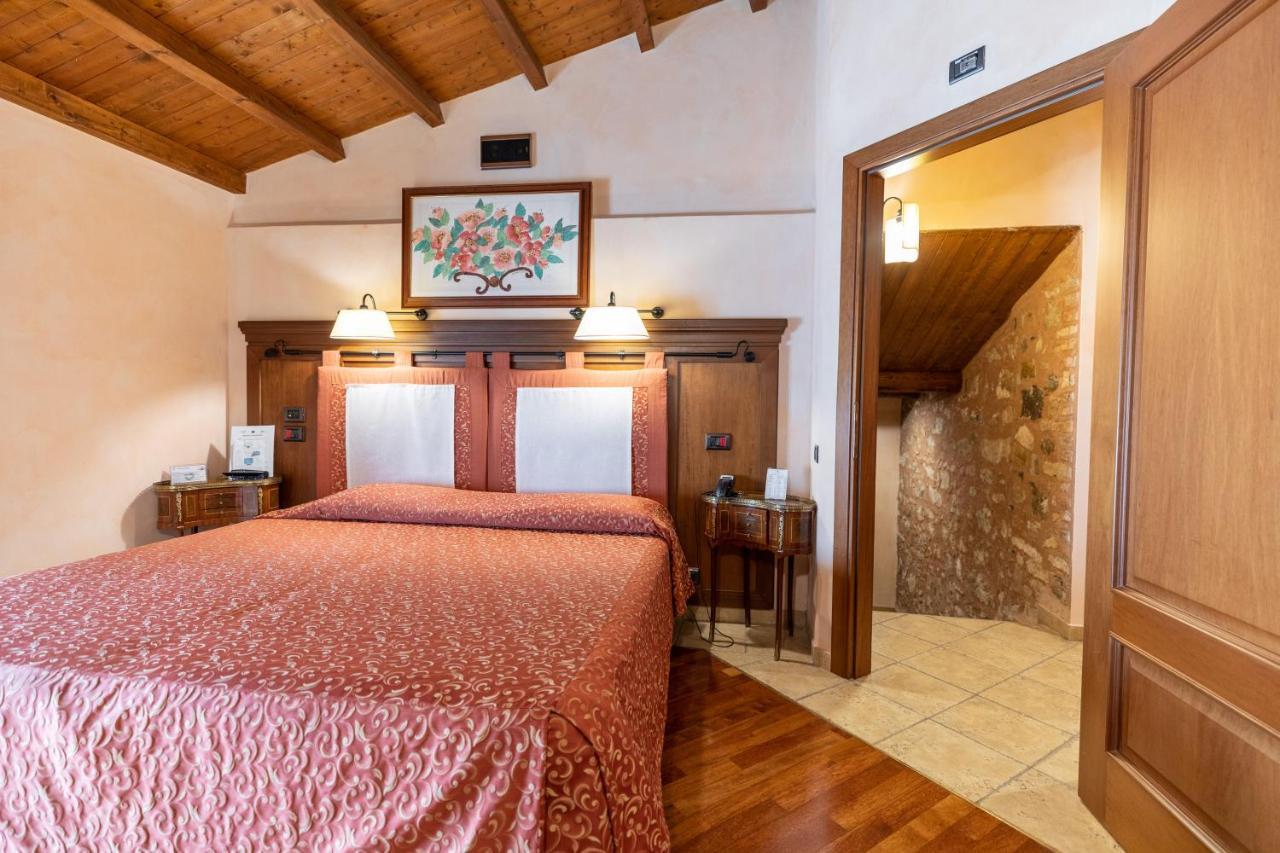 Relais Abbazia Santa Anastasia Resort & Winery 카스텔부오노 외부 사진