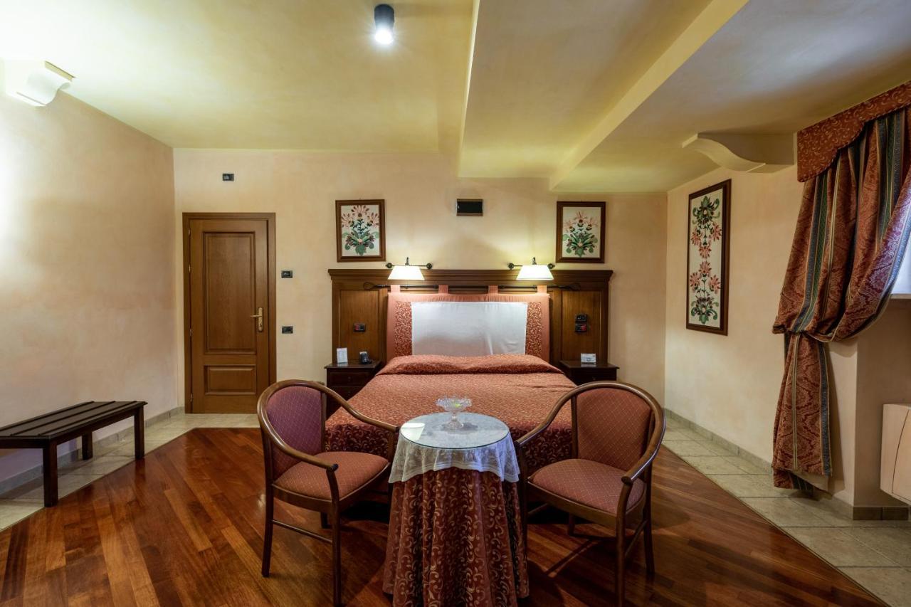 Relais Abbazia Santa Anastasia Resort & Winery 카스텔부오노 외부 사진