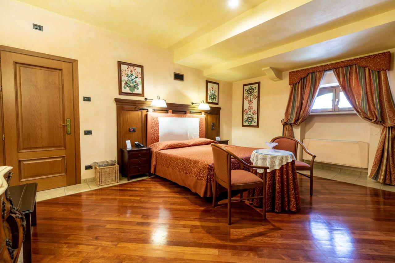 Relais Abbazia Santa Anastasia Resort & Winery 카스텔부오노 외부 사진
