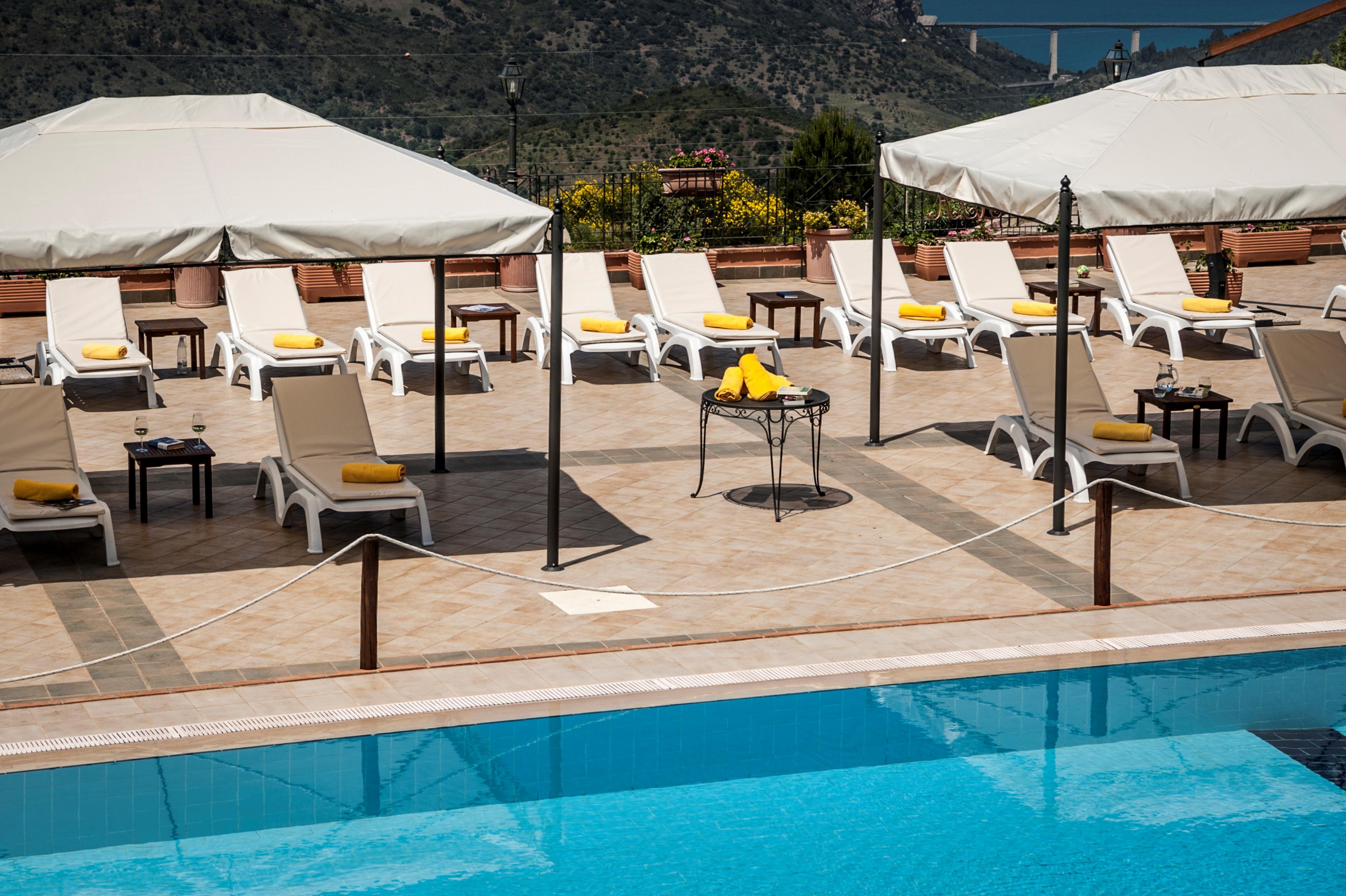 Relais Abbazia Santa Anastasia Resort & Winery 카스텔부오노 외부 사진
