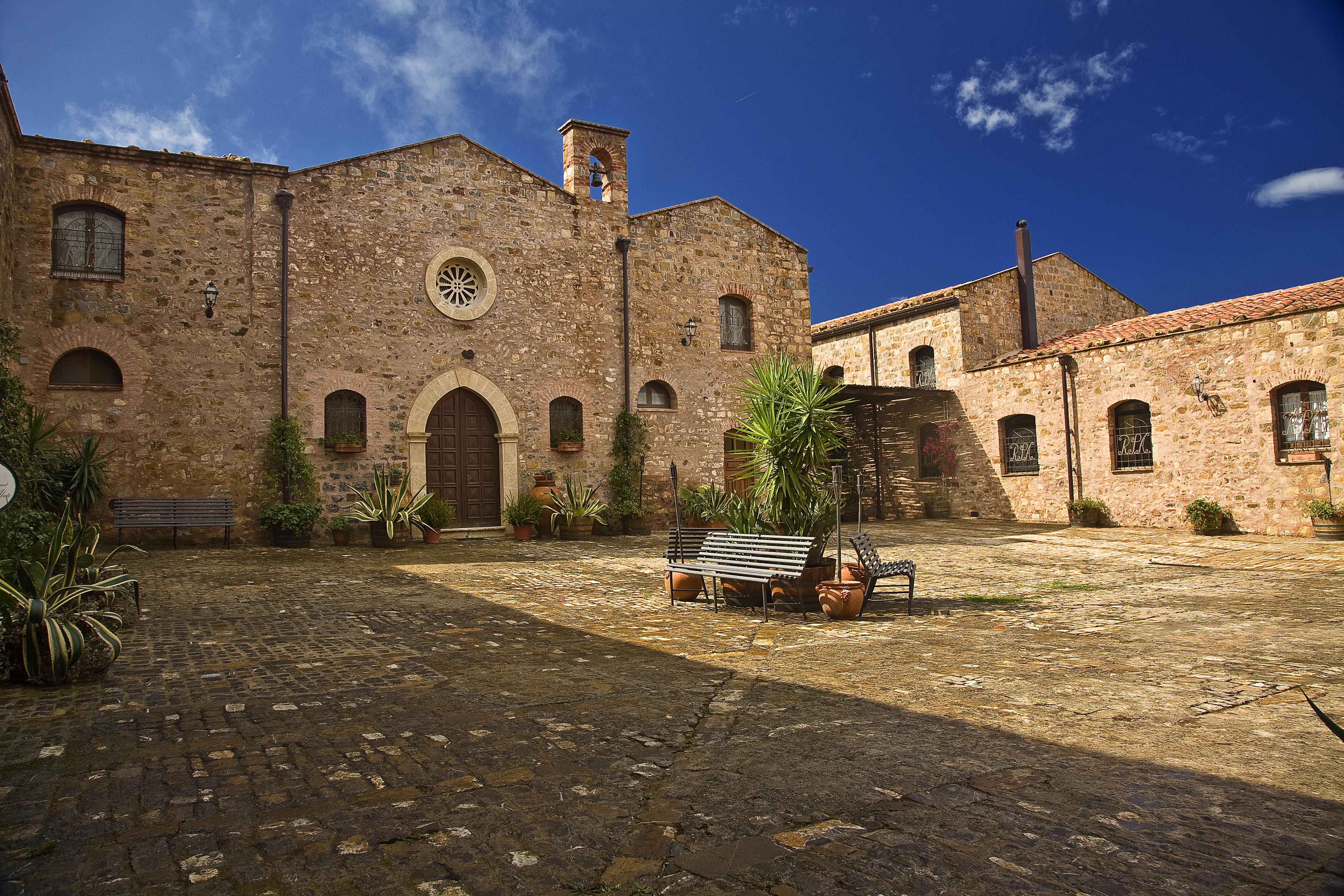 Relais Abbazia Santa Anastasia Resort & Winery 카스텔부오노 외부 사진