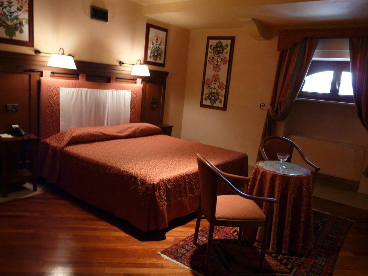 Relais Abbazia Santa Anastasia Resort & Winery 카스텔부오노 외부 사진