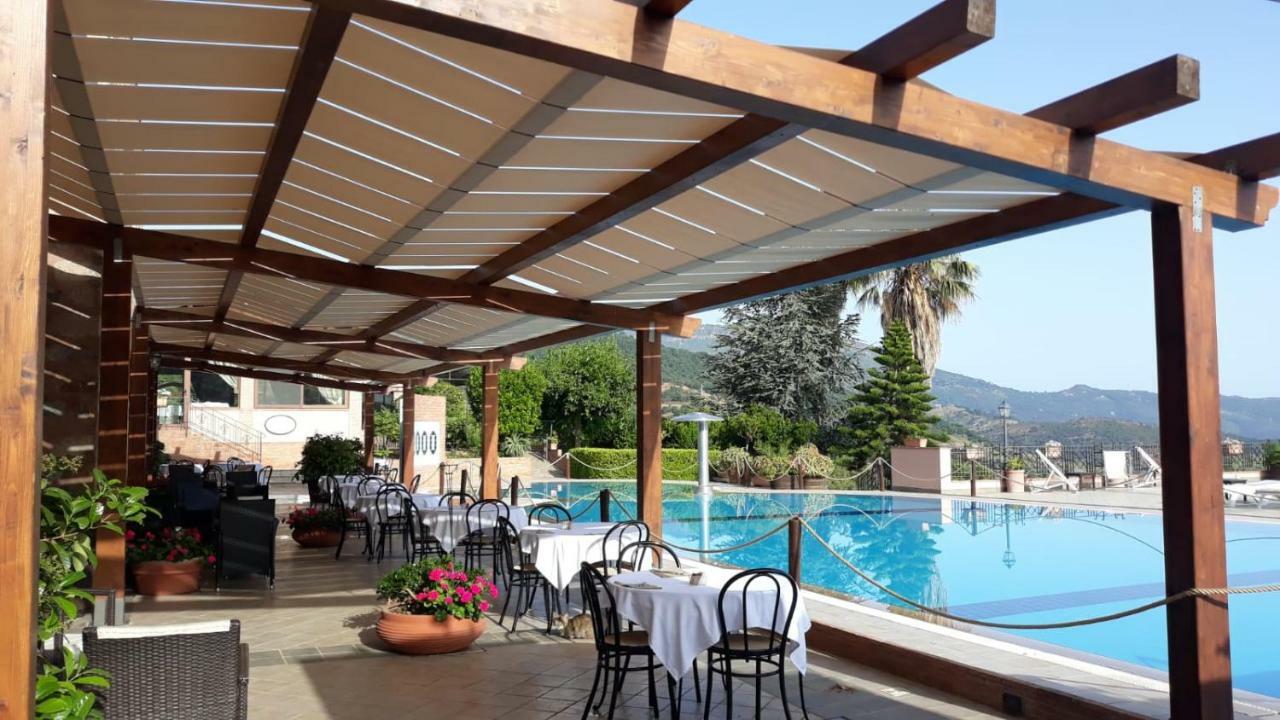 Relais Abbazia Santa Anastasia Resort & Winery 카스텔부오노 외부 사진